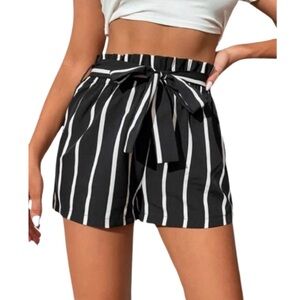 SHEIN High Waist Striped Paperbag Shorts Size 2